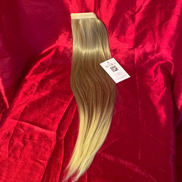 Light Ash Blonde hair extension NWT - Picture 2 of 6
